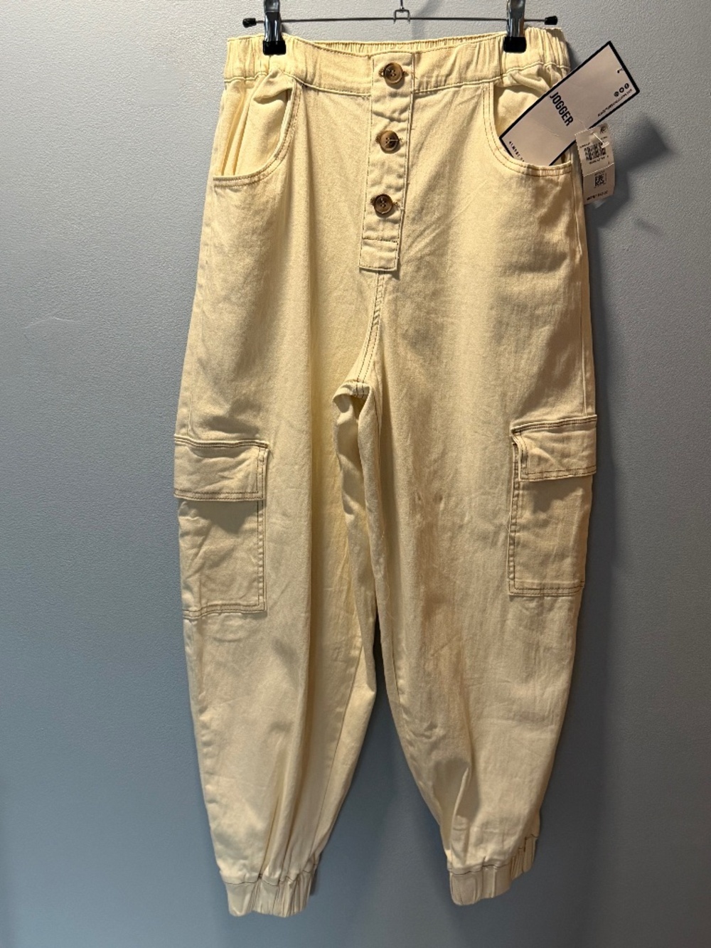 Womens NWT Almost Famous High Rise Cargo Jogger Pants in Cream off white Size L